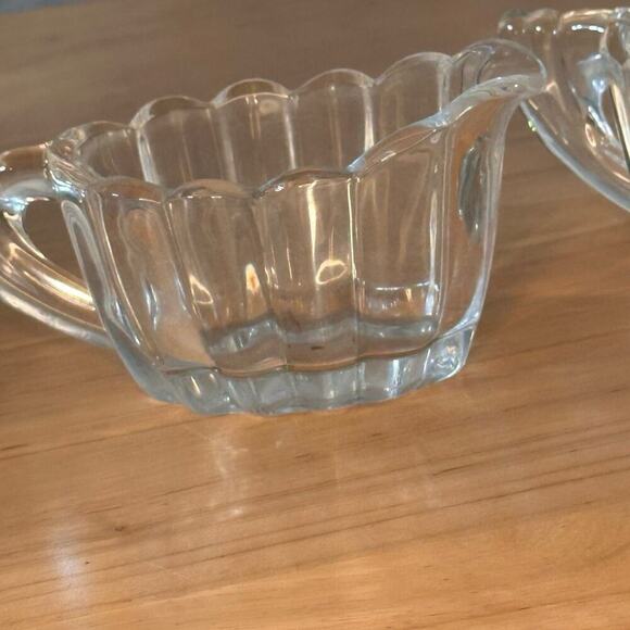Heisey Cream and sugar set - Picture 3 of 4